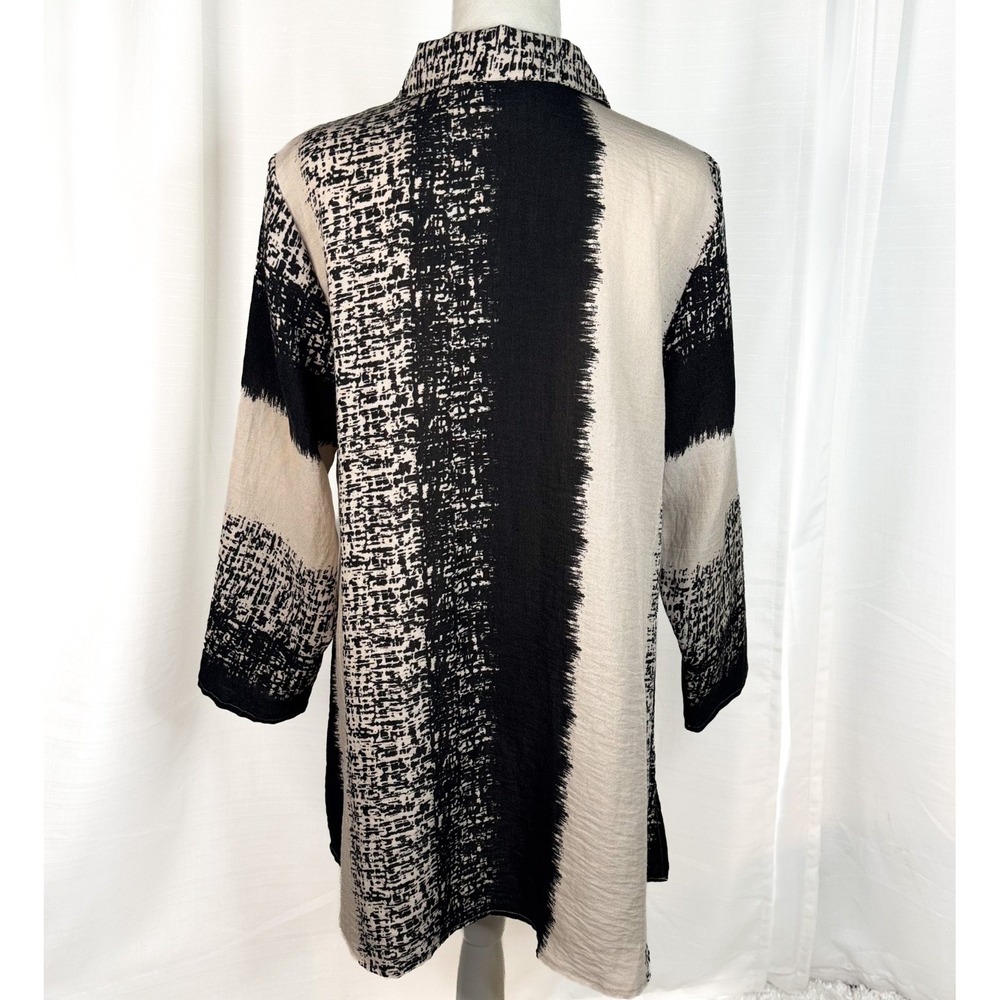 Habitat Women's Medium Lagenlook Tunic Top Black Beige Abstract Button Shirt EUC - Picture 3 of 12